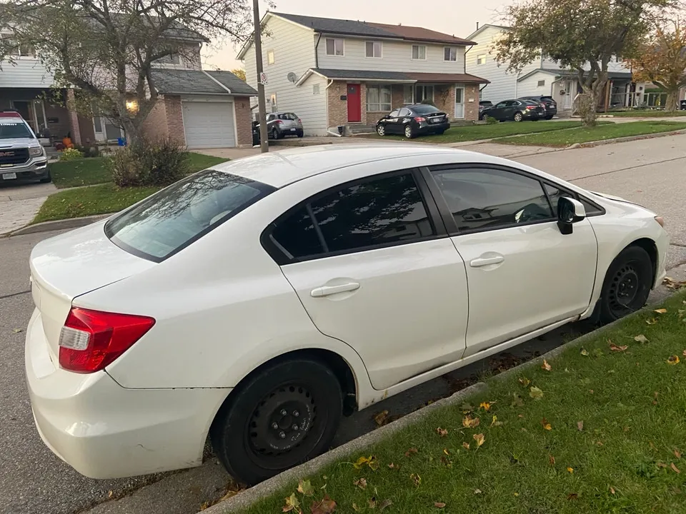 Honda Civic 2012 photo 2