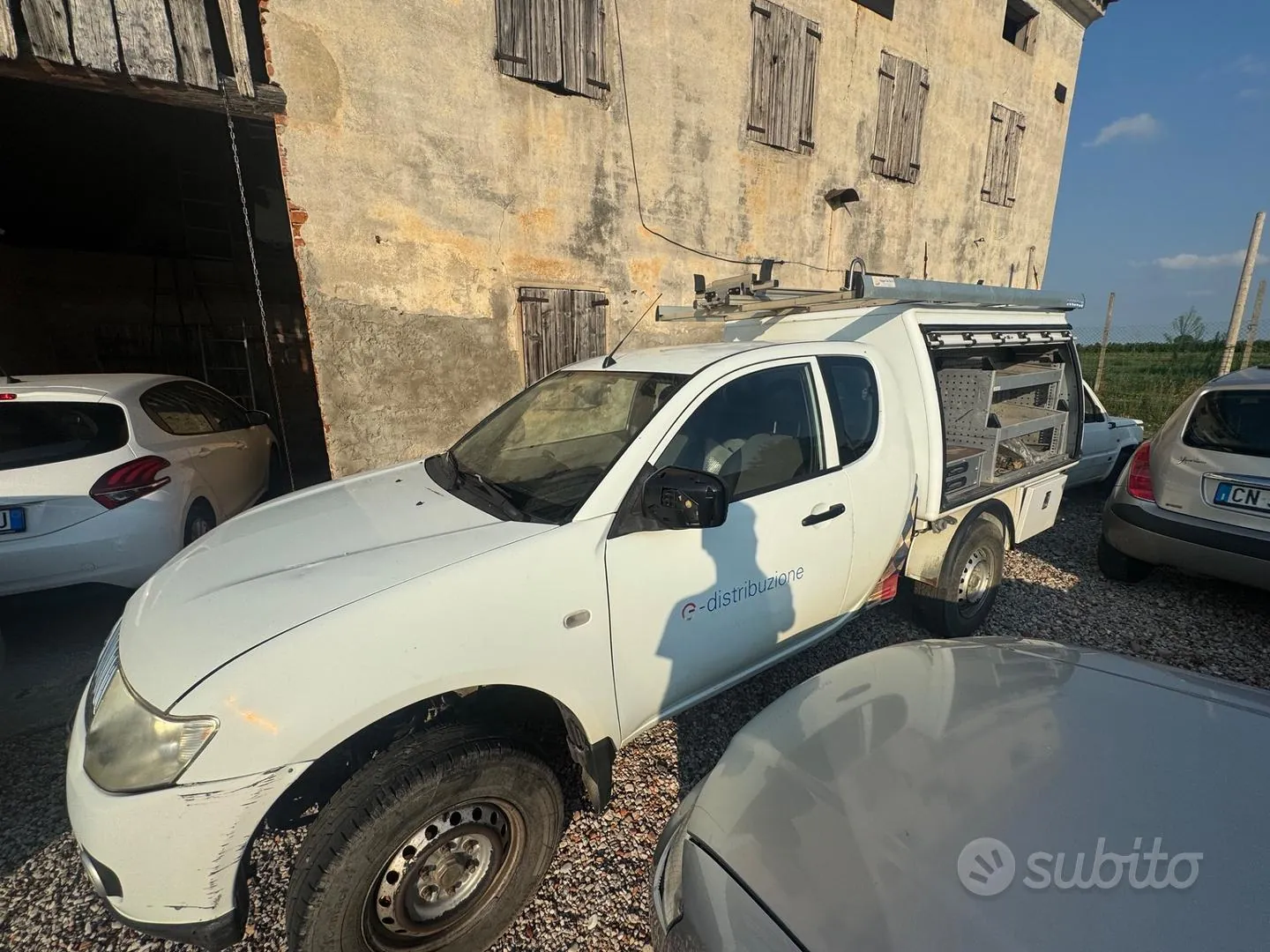 Mitsubishi L200 2014 photo 2