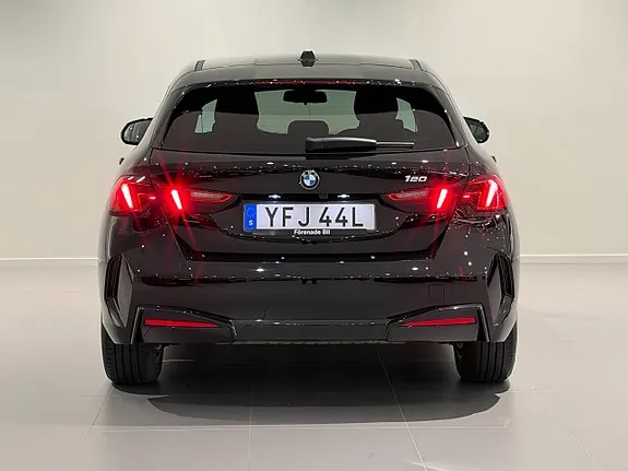 BMW 120 2026 photo 4