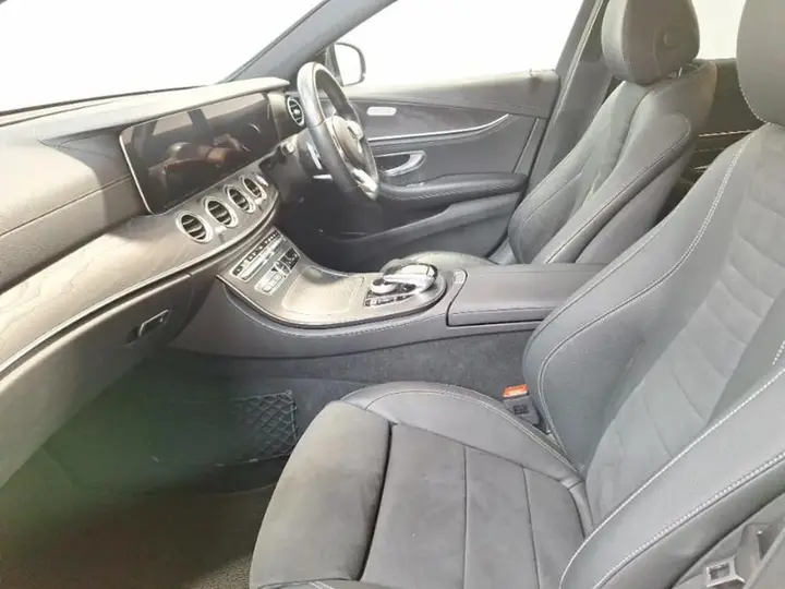 Mercedes-Benz E-Class 2019 photo 5