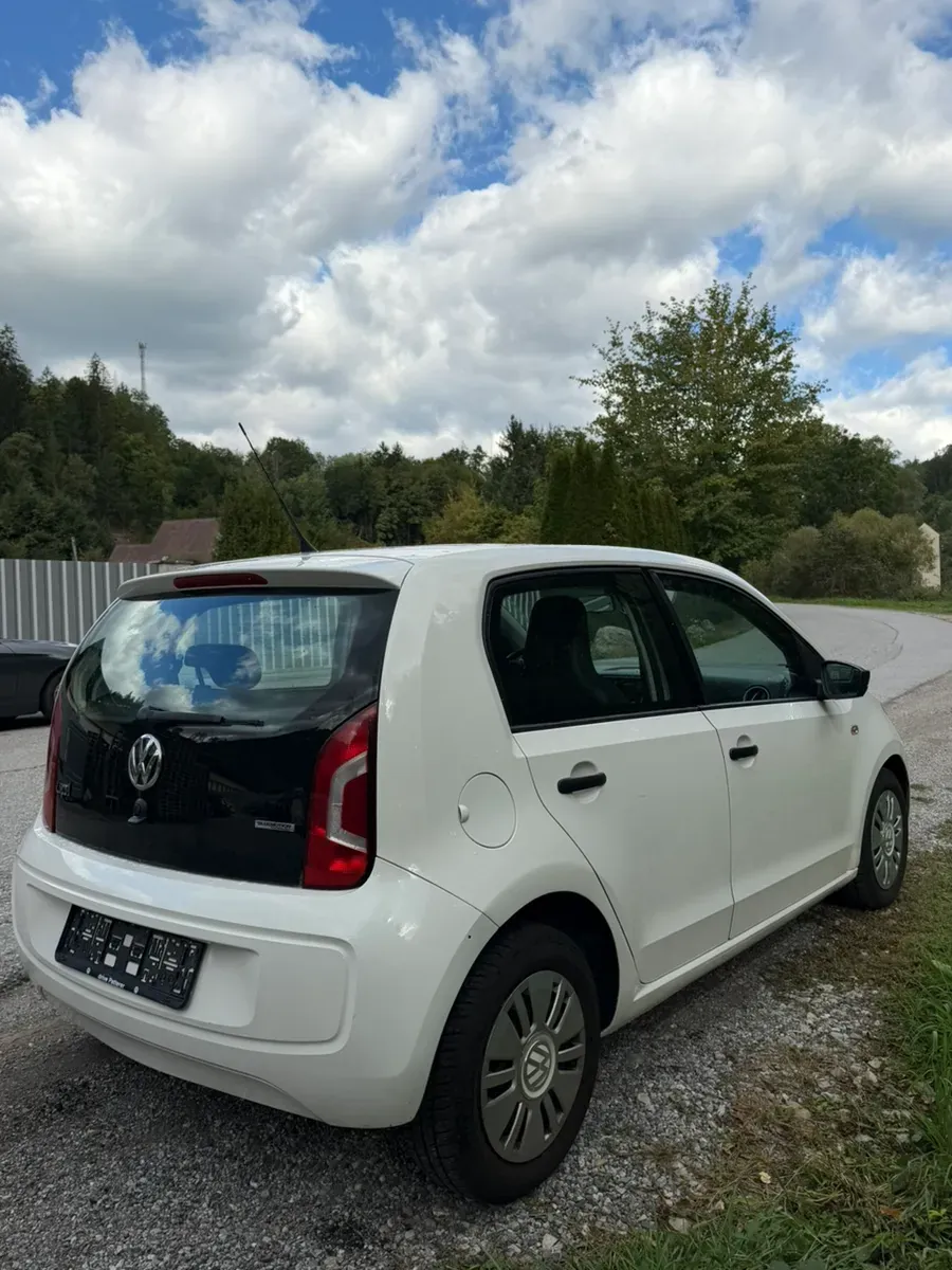 Volkswagen Up 2012 photo 2