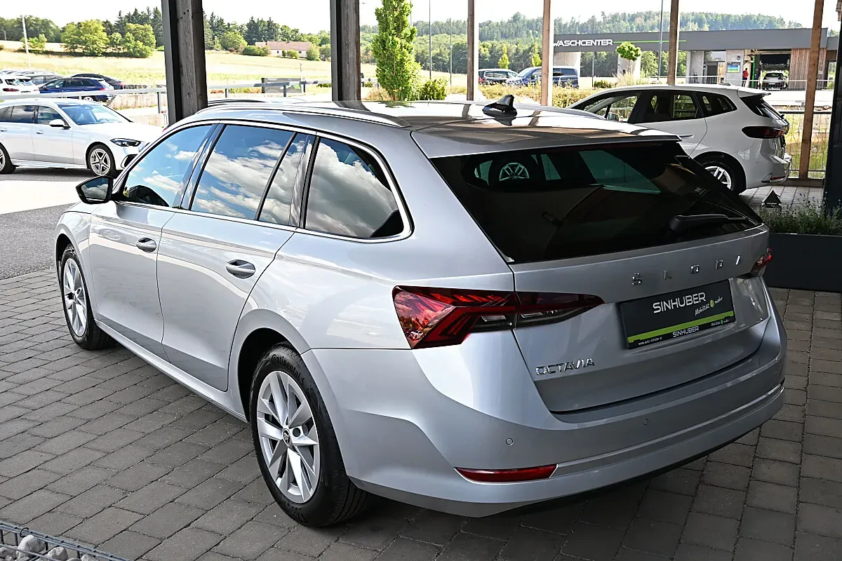 Skoda Octavia 2023 photo 3
