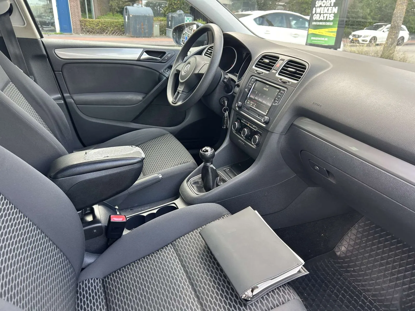 Volkswagen Golf 2011 photo 3