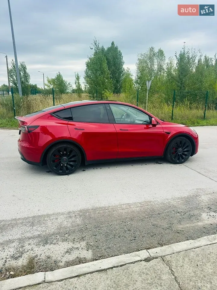 Tesla Model Y 2023 photo 4
