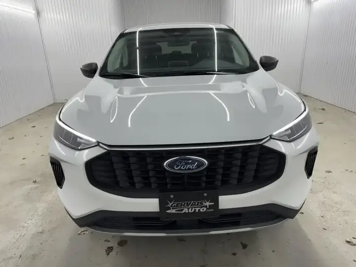 Ford Escape 2025 photo 2