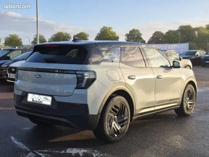 Ford Explorer 2026 photo 4