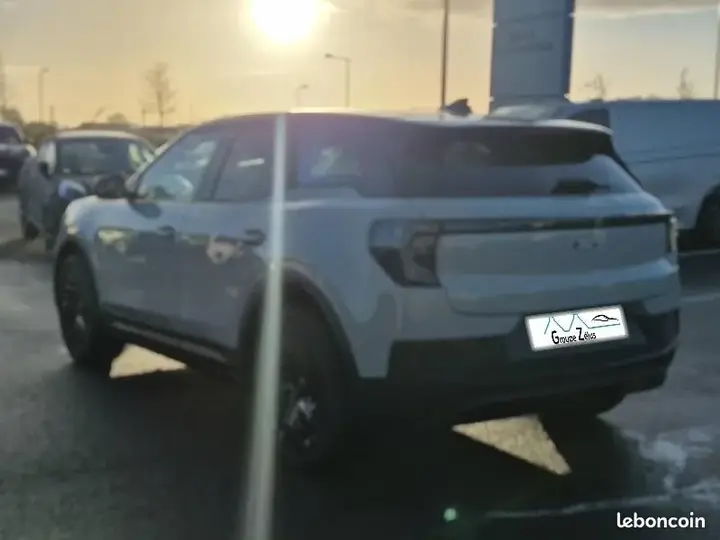 Ford Explorer 2026 photo 3
