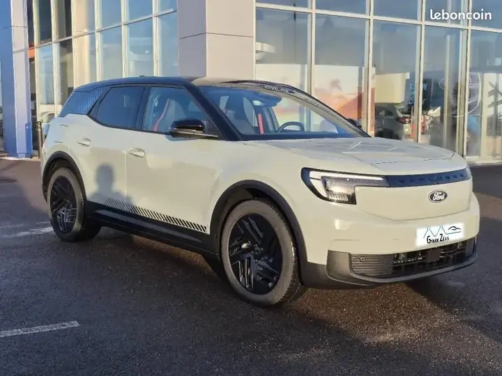 Ford Explorer 2026 photo 2