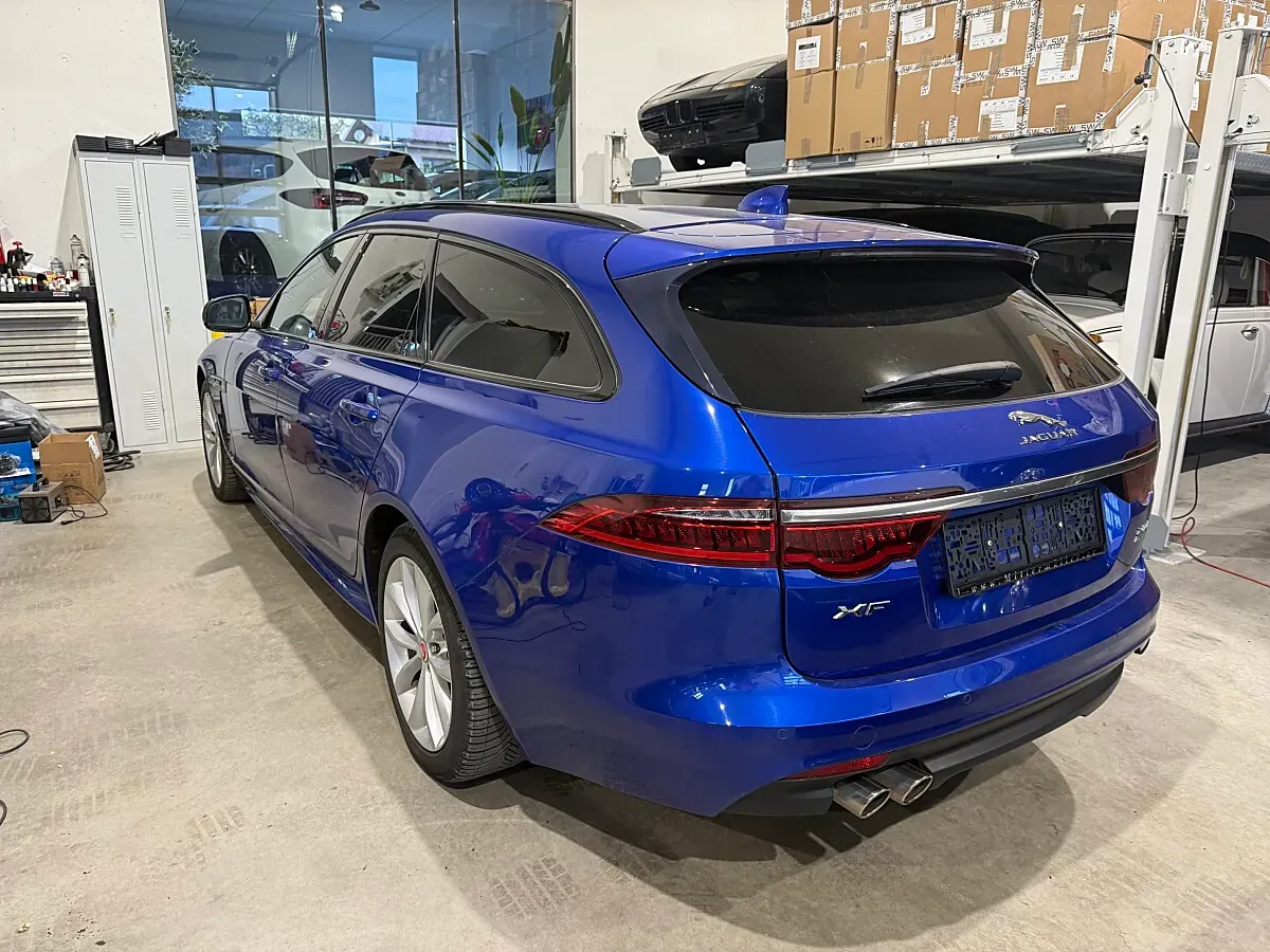 Jaguar Xf 2019 photo 2