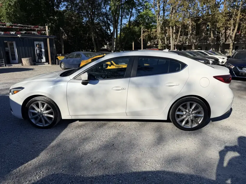 Mazda Mazda3 2017 photo 2