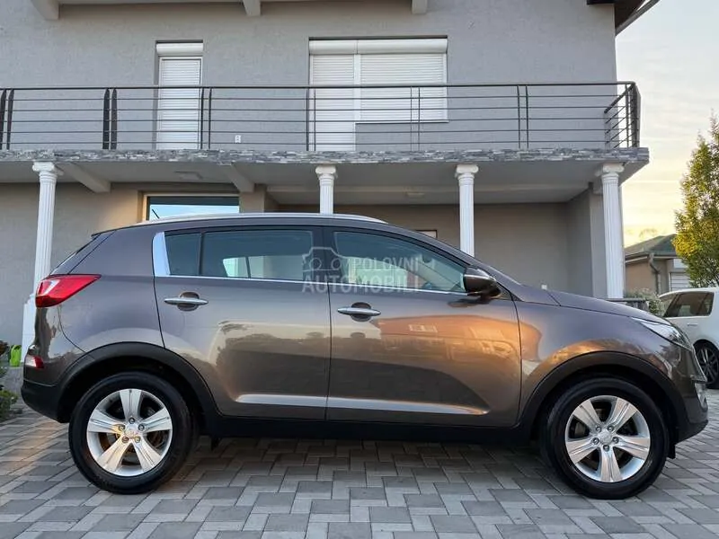 Kia Sportage 2012 photo 2