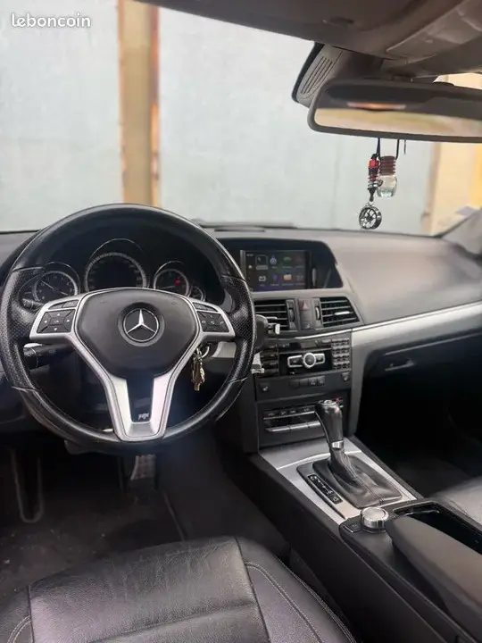 Mercedes-Benz E-Class 2012 photo 3