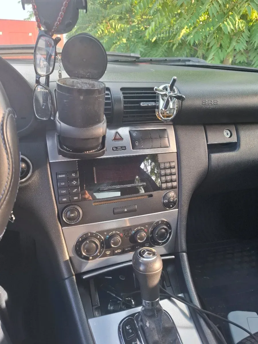 Mercedes-Benz C-Class 2005 photo 2