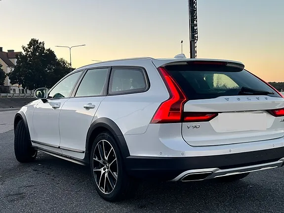Volvo V90 Cross Country 2017 photo 2