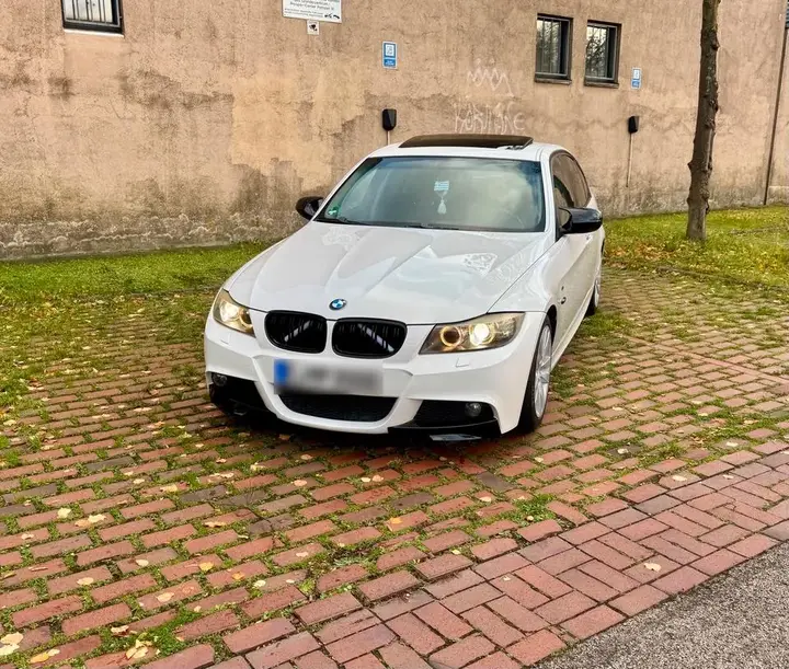 BMW 320I