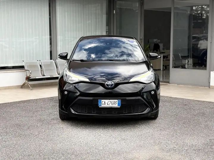 Toyota C-Hr 2020 photo 2