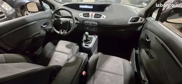 Renault Megane 2010 photo 5
