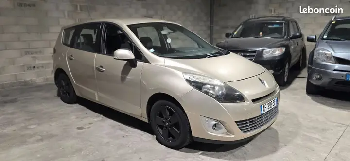 Renault Megane 2010 photo 2