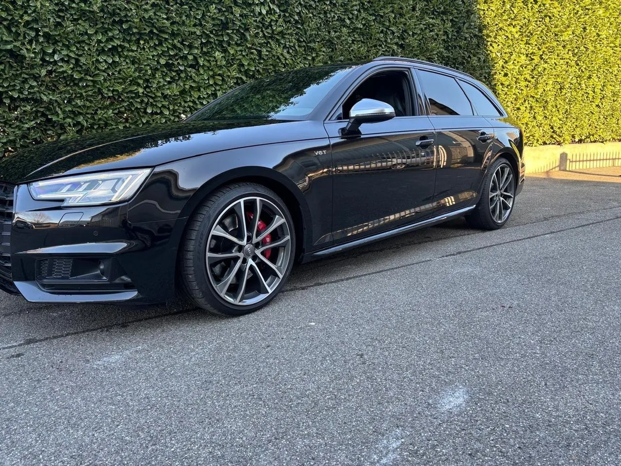 Audi A4 2018 photo 2