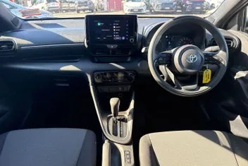 Toyota Yaris 2024 photo 3