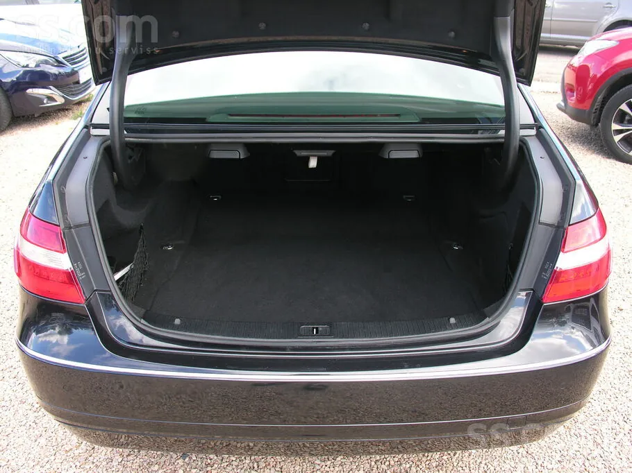 Mercedes-Benz E200 2009 photo 5