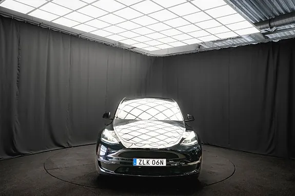 Tesla Model Y 2023 photo 4