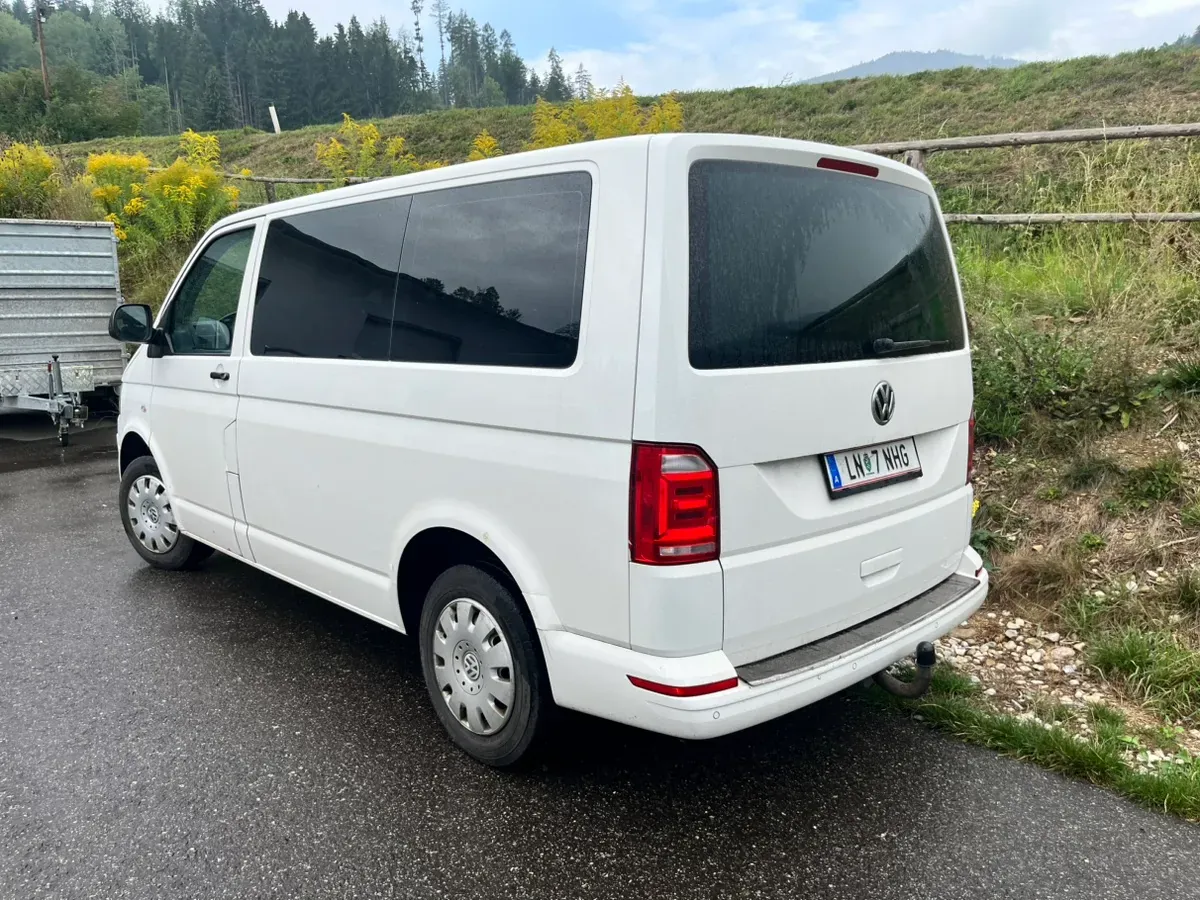 Volkswagen T5 2010 photo 2