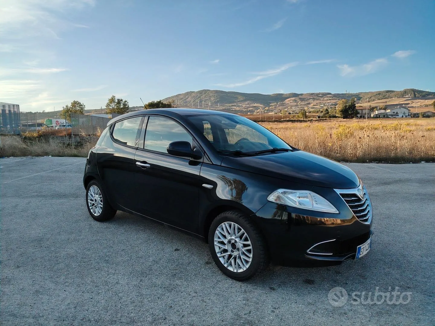 Lancia Ypsilon 2014 photo 2