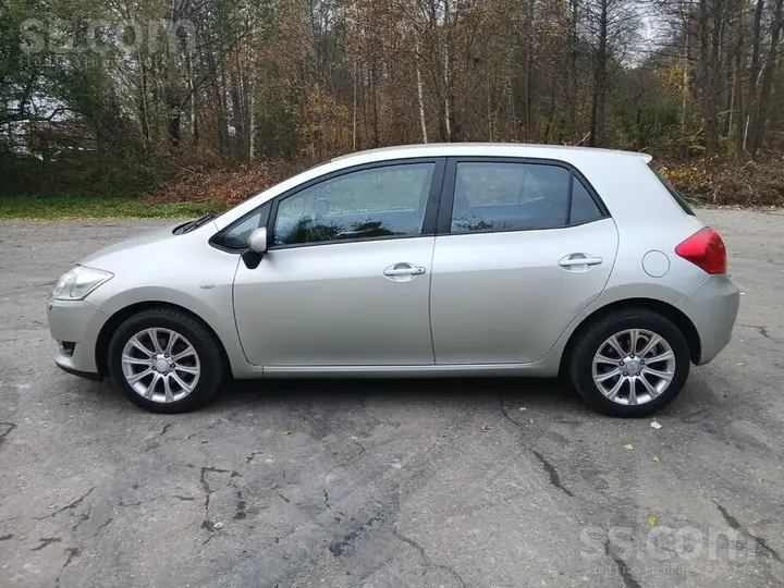 Toyota Auris 2007 photo 2