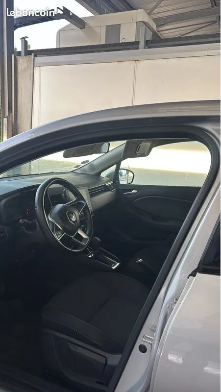 Renault Clio 2021 photo 3
