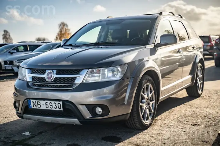 Fiat Freemont 2012 photo 3