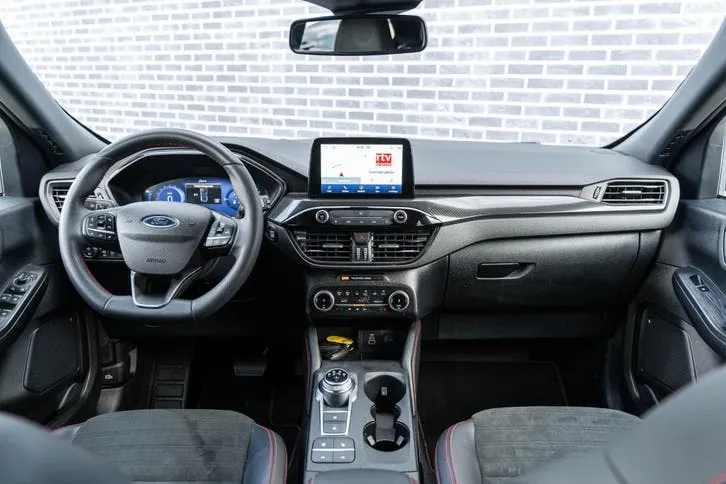 Ford Kuga 2023 photo 2