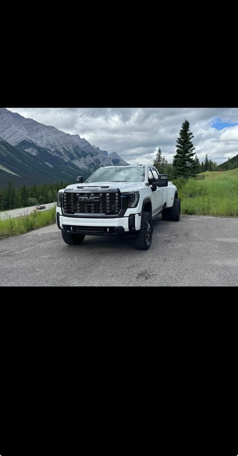 GMC Yukon 2022 photo 2