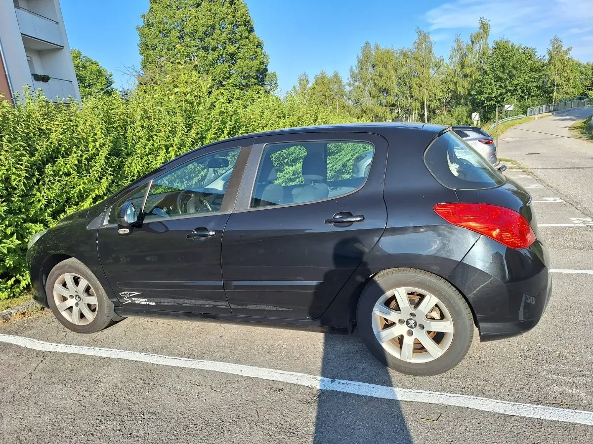 Peugeot 308 2011 photo 3