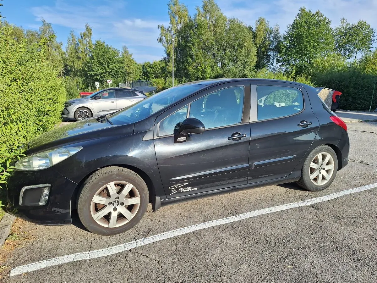 Peugeot 308 2011 photo 2