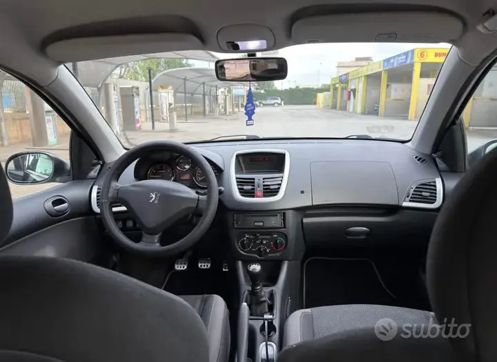 Peugeot 206 2010 photo 5