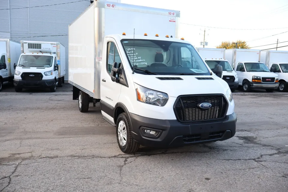Ford Transit 2023 photo 2