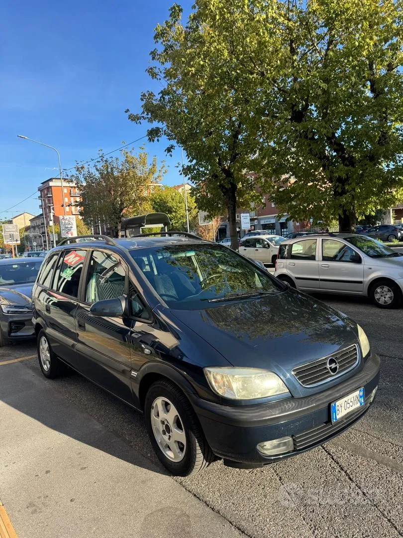 Opel Zafira 2002 photo 2