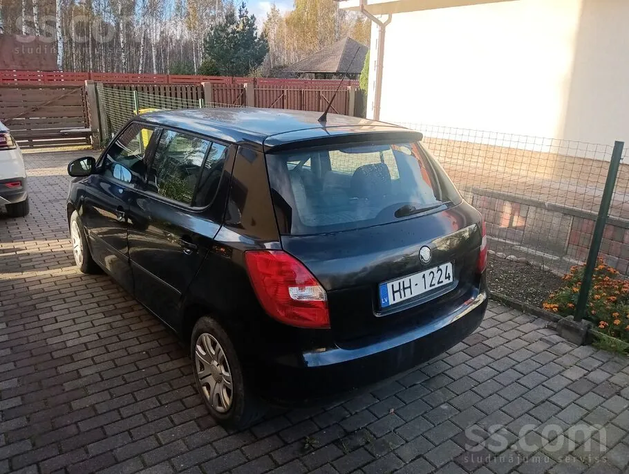 Skoda Fabia 2007 photo 3