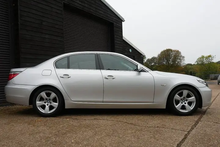 BMW 5 Series 2010 photo 4