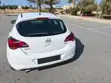 Opel Astra 2015 photo 4