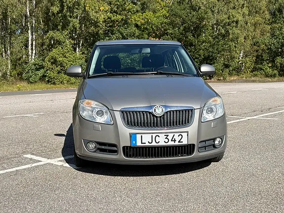 Skoda Fabia 2008 photo 5