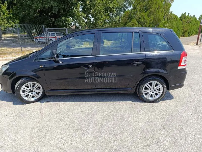 Opel Zafira 2009 photo 2