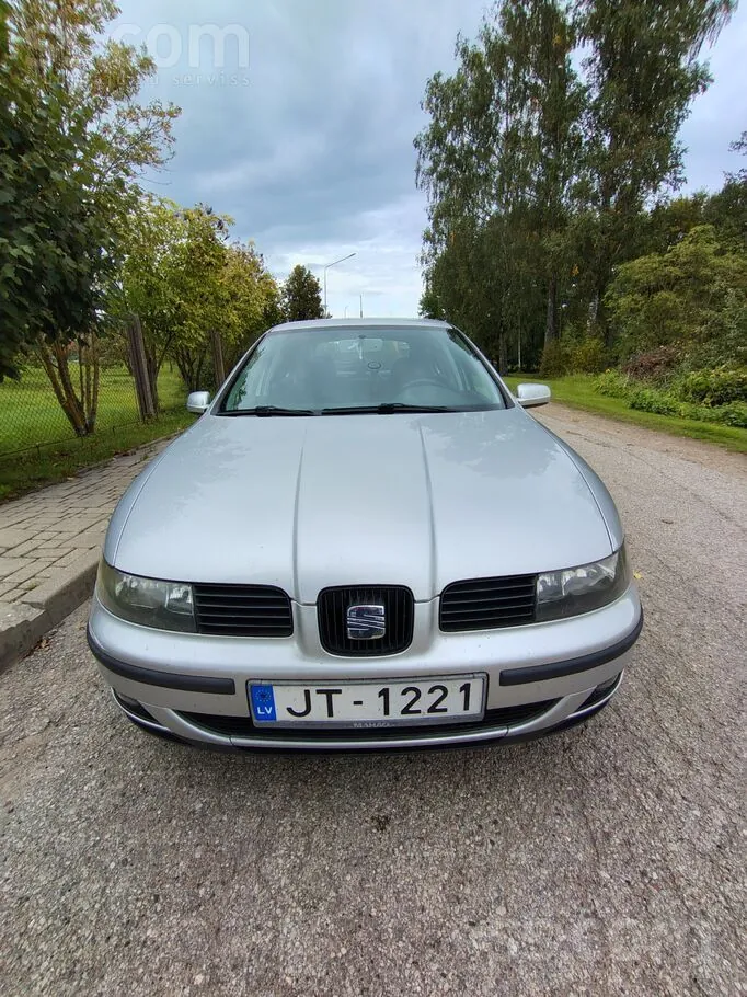 Seat Leon 2000 photo 3