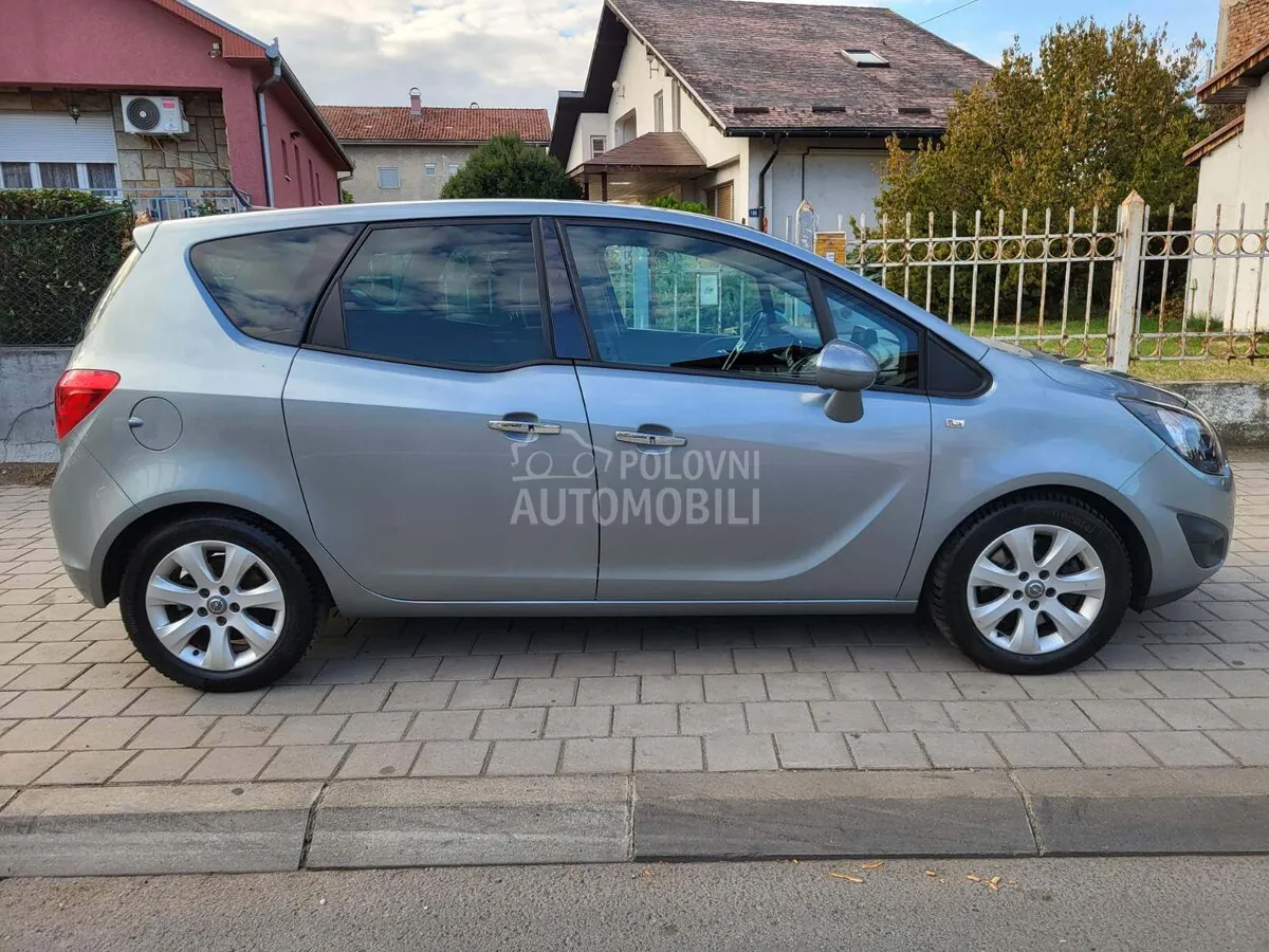 Opel Meriva 2012 photo 2