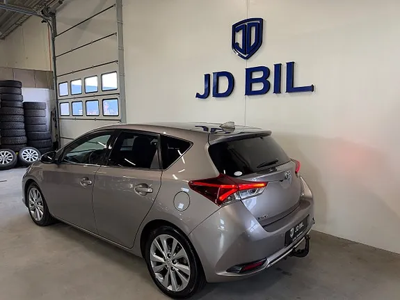 Toyota Auris 2016 photo 3
