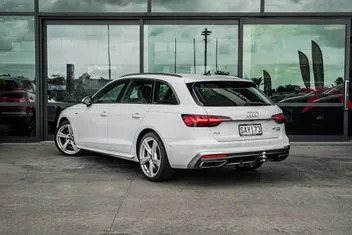 Audi A4 2022 photo 4