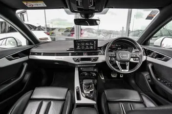 Audi A4 2022 photo 3