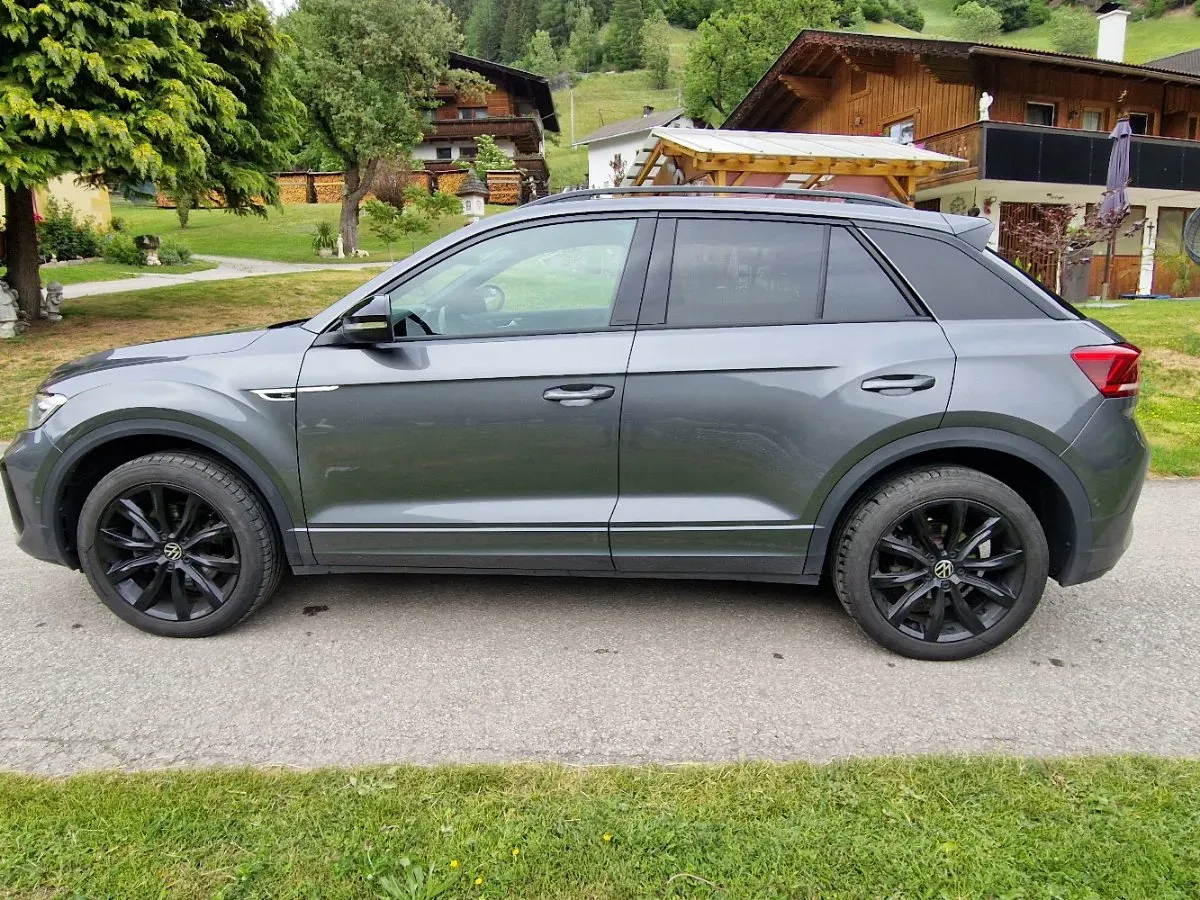 Volkswagen T-Roc 2022 photo 2