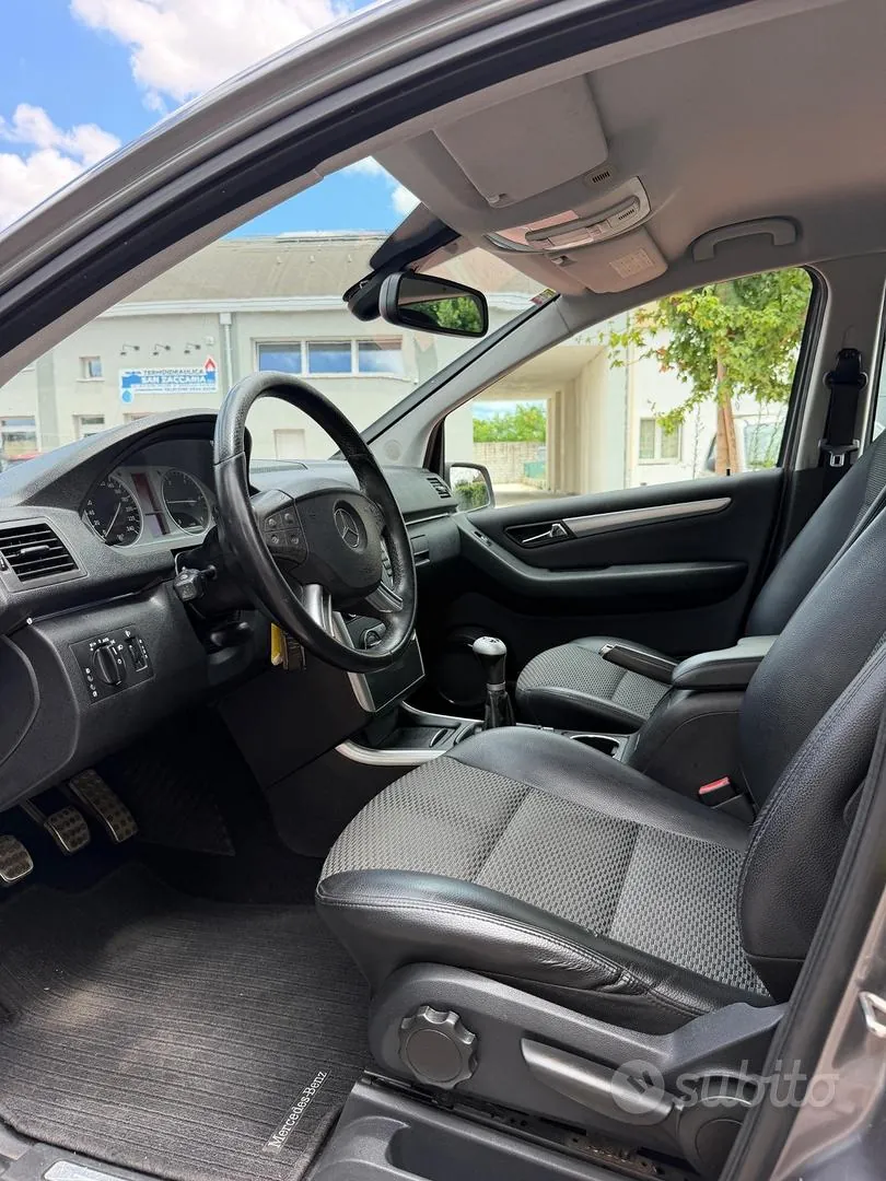 Mercedes-Benz B 180 Cdi 2009 photo 5